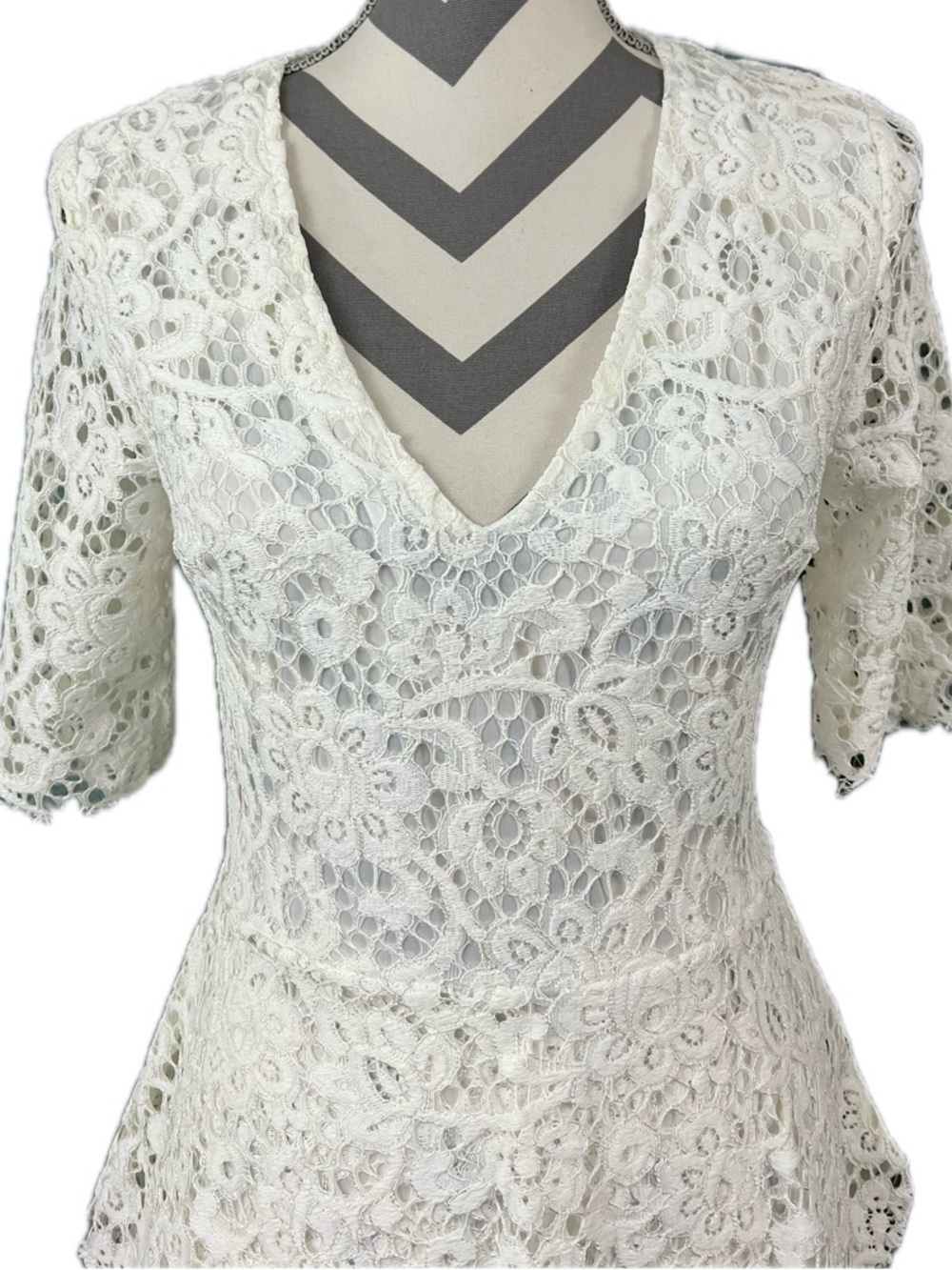 Missguided Lace Tiered Mini Dress – Size 6 - Picture 3 of 11